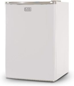 整体上最好的迷你冰箱：BLACK+DECKER BCRK25W